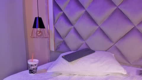 Snapshot of ammy_durand chatting on February 23, 9:00 am ammy durand online show from February 23, 9:00 am
