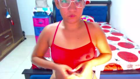 Snapshot of ammy_ronan chatting on May 20, 2:07 am IM AMMY online show from May 20, 2:07 am