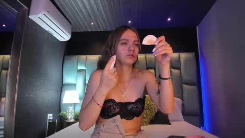 Ammy Jones online show from February 21, 11:44 am