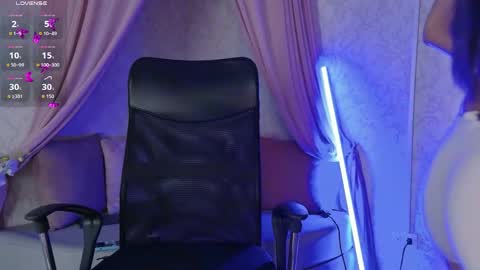 Ammy Jones online show from May 21, 7:10 pm