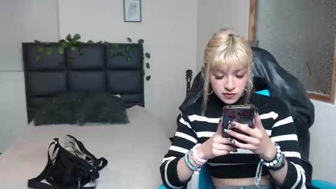 Amnesia online show from November 22, 1:10 pm