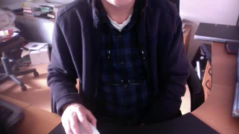 Snapshot of amor2200 chatting on December 23, 10:53 am Amor2200 online show from December 23, 10:53 am