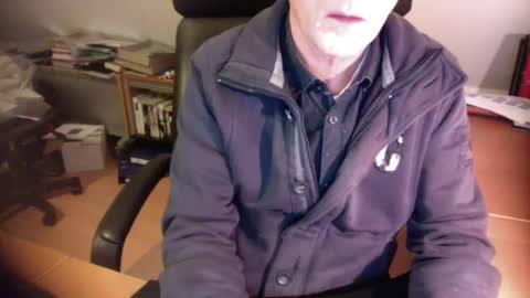 Snapshot of amor2200 chatting on January 3, 4:27 pm Amor2200 online show from January 3, 4:27 pm