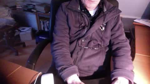 Snapshot of amor2200 chatting on January 9, 8:13 am Amor2200 online show from January 9, 8:13 am