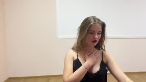 amorelle_ online show from April 19, 12:54 am