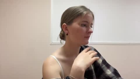 amorelle_ online show from April 26, 9:12 pm