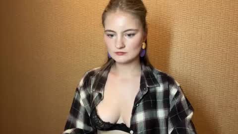 amorelle_ online show from June 16, 7:38 pm
