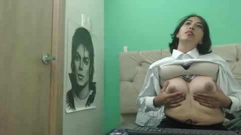amoremerchmar online show from June 26, 3:11 am