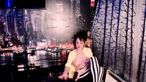 Snapshot of amour_sweet chatting on October 31, 6:31 pm Sarah online show from October 31, 6:31 pm