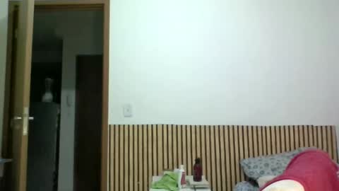 amputeeluna online show from February 20, 2:07 am