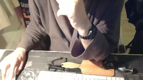 amslave4f online show from January 8, 9:22 am