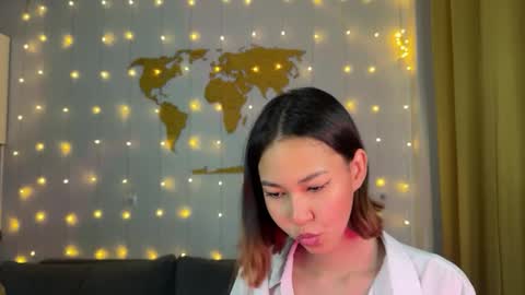 Snapshot of amurakim chatting on December 8, 8:15 pm Amura Kim online show from December 8, 8:15 pm