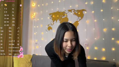 Snapshot of amurakim chatting on December 11, 5:15 pm Amura Kim online show from December 11, 5:15 pm