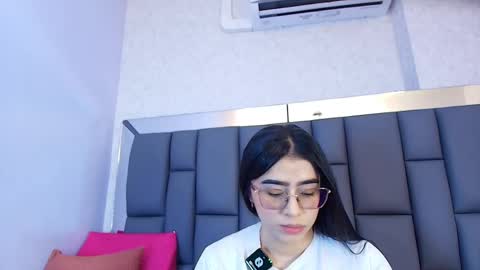 Snapshot of amy__wats0n chatting on April 20, 7:15 pm amy__wats0n online show from April 20, 7:15 pm