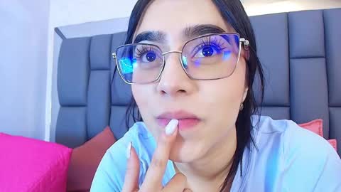 Snapshot of amy__wats0n chatting on April 29, 7:31 pm amy__wats0n online show from April 29, 7:31 pm