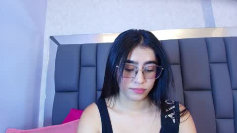 Snapshot of amy__wats0n chatting on May 4, 7:10 pm amy__wats0n online show from May 4, 7:10 pm