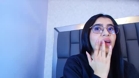 Snapshot of amy__wats0n chatting on May 19, 7:09 pm amy__wats0n online show from May 19, 7:09 pm