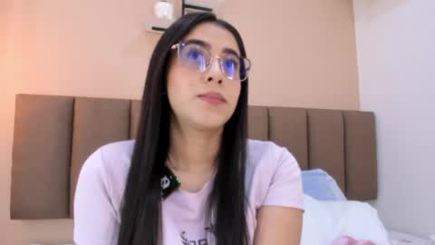 Snapshot of amy__wats0n chatting on June 1, 7:04 pm amy__wats0n online show from June 1, 7:04 pm