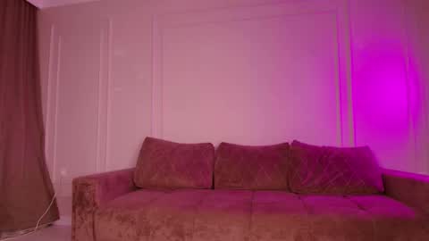 Amy Akime online show from March 9, 1:15 pm