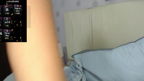 Snapshot of amy_le chatting on March 11, 1:23 pm Amy online show from March 11, 1:23 pm