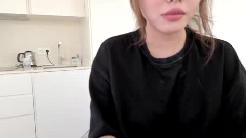 girl next door named Amy online show from March 24, 1:27 pm