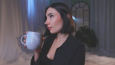 Amy Armstrong online show from April 1, 10:29 pm