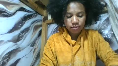 Snapshot of amyatche chatting on June 27, 4:39 am Amyatche online show from June 27, 4:39 am