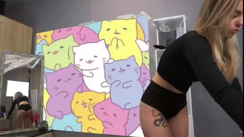 amylanee online show from November 2, 8:17 am