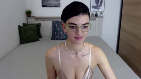 Snapshot of amylexy chatting on December 7, 11:07 am Hi there guys My pleasure in your hands pvt is open online show from December 7, 11:07 am
