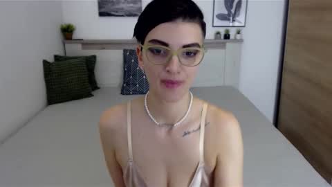Snapshot of amylexy chatting on December 8, 11:14 am Hi there guys My pleasure in your hands pvt is open online show from December 8, 11:14 am