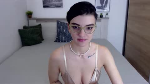 Snapshot of amylexy chatting on December 16, 7:37 am Hi there guys My pleasure in your hands pvt is open online show from December 16, 7:37 am