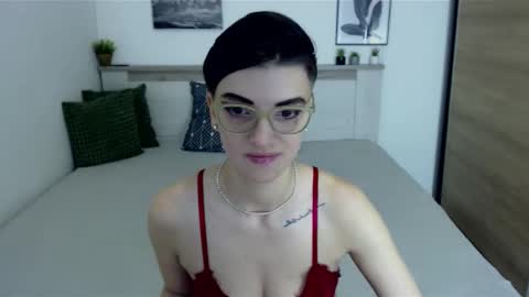 Snapshot of amylexy chatting on December 20, 8:28 am Hi there guys My pleasure in your hands pvt is open online show from December 20, 8:28 am