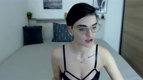 Snapshot of amylexy chatting on January 6, 11:07 am Hi there guys My pleasure in your hands pvt is open online show from January 6, 11:07 am