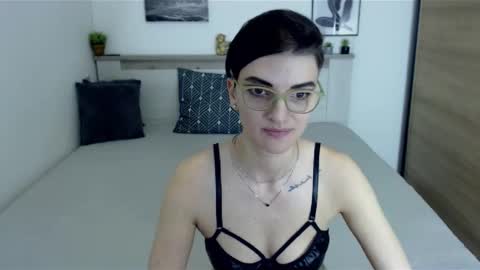 Snapshot of amylexy chatting on January 6, 2:14 pm Hi there guys My pleasure in your hands pvt is open online show from January 6, 2:14 pm