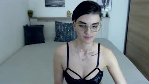 Snapshot of amylexy chatting on January 6, 5:16 pm Hi there guys My pleasure in your hands pvt is open online show from January 6, 5:16 pm