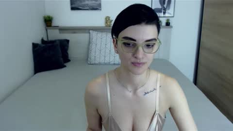 Snapshot of amylexy chatting on January 13, 11:19 am Hi there guys My pleasure in your hands pvt is open online show from January 13, 11:19 am