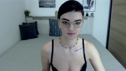 Snapshot of amylexy chatting on January 22, 9:35 am Hi there guys My pleasure in your hands pvt is open online show from January 22, 9:35 am