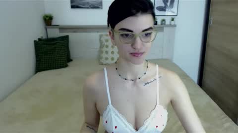 Snapshot of amylexy chatting on March 8, 10:11 am Hi there guys My pleasure in your hands pvt is open online show from March 8, 10:11 am