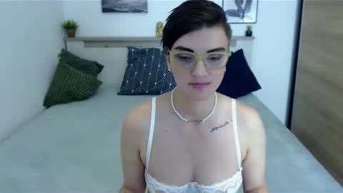 Snapshot of amylexy chatting on September 29, 4:01 pm Hi there guys My pleasure in your hands pvt is open online show from September 29, 4:01 pm