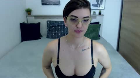 Snapshot of amylexy chatting on October 4, 7:34 pm Hi there guys My pleasure in your hands pvt is open online show from October 4, 7:34 pm