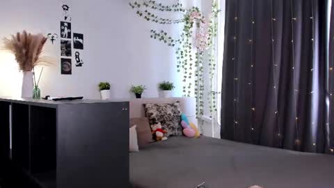 Snapshot of amylouwood chatting on July 11, 12:41 pm Amy online show from July 11, 12:41 pm