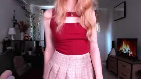 Snapshot of amylouwood chatting on July 15, 9:36 am Amy online show from July 15, 9:36 am