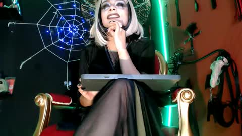 Amy Wong Grey online show from October 26, 10:58 pm