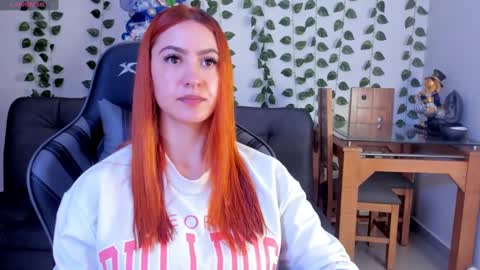 Amy online show from December 14, 6:09 pm