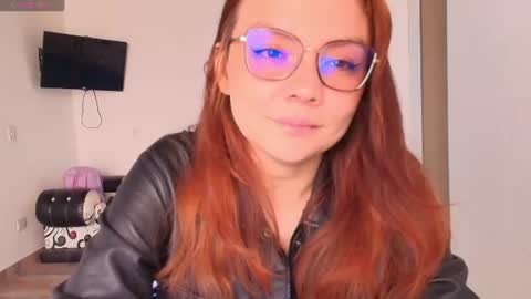 Snapshot of amysweet77 chatting on July 31, 1:43 pm Madi online show from July 31, 1:43 pm