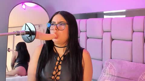 amywhitte_ online show from December 5, 7:32 pm