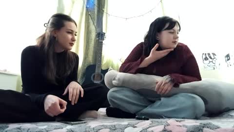 Snapshot of amywinks chatting on April 16, 10:27 am amywinks online show from April 16, 10:27 am