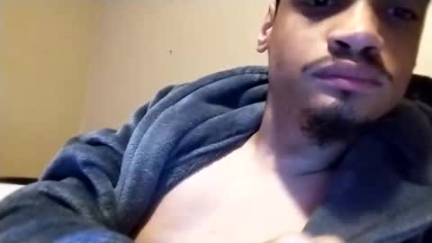 Snapshot of an377432 chatting on May 3, 1:44 am an377432 online show from May 3, 1:44 am