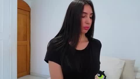 Snapshot of ana_castilo chatting on January 19, 11:58 am Ana IG an castillo 1 online show from January 19, 11:58 am