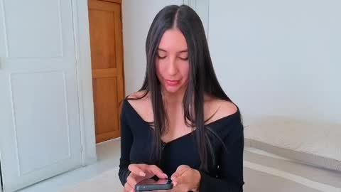 Snapshot of ana_castilo chatting on April 3, 3:21 pm Ana IG an castillo 1 online show from April 3, 3:21 pm